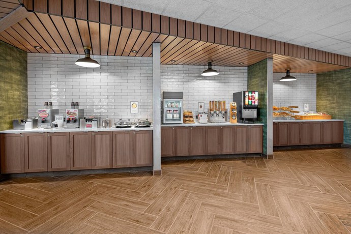 Imagen del bar/restaurante del Hotel Fairfield Inn and Suites By Marriott Lake Geneva. Foto 2