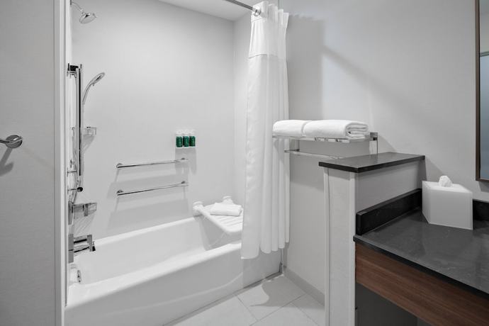 Imagen de la habitación del Hotel Fairfield Inn and Suites By Marriott Lake Geneva. Foto 11