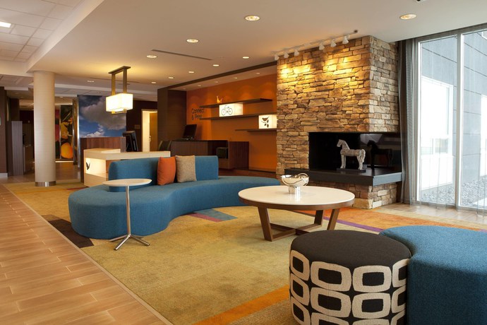 Imagen de los interiores del Hotel Fairfield Inn and Suites By Marriott Lethbridge. Foto 11