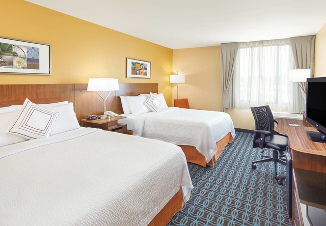 Imagen de la habitación del Hotel Fairfield Inn and Suites By Marriott Lombard. Foto 4