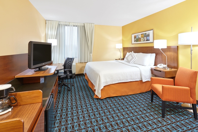 Imagen de la habitación del Hotel Fairfield Inn and Suites By Marriott Lombard. Foto 8