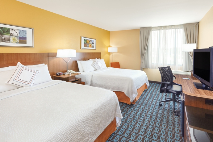 Imagen de la habitación del Hotel Fairfield Inn and Suites By Marriott Lombard. Foto 9