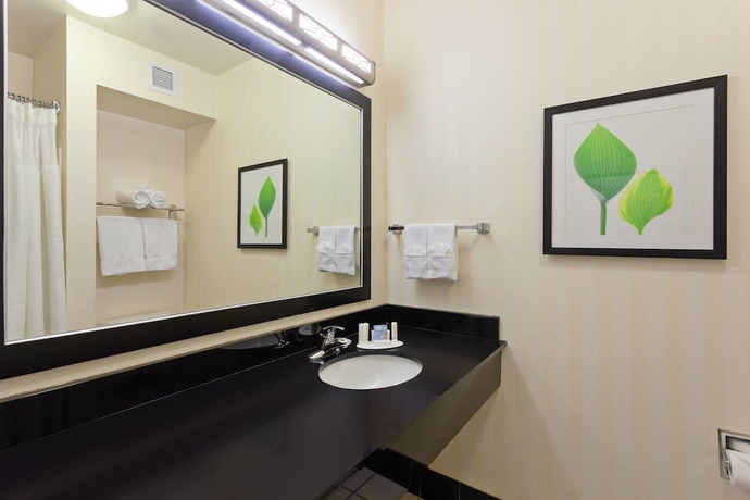 Imagen de la habitación del Hotel Fairfield Inn and Suites By Marriott Los Angeles West Covina. Foto 7