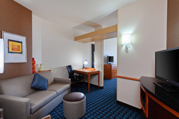 Imagen de la habitación del Hotel Fairfield Inn and Suites By Marriott Los Angeles West Covina. Foto 8