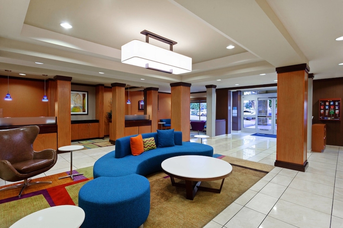 Imagen de los interiores del Hotel Fairfield Inn and Suites By Marriott Los Angeles West Covina. Foto 11