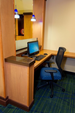 Imagen de los interiores del Hotel Fairfield Inn and Suites By Marriott Los Angeles West Covina. Foto 13