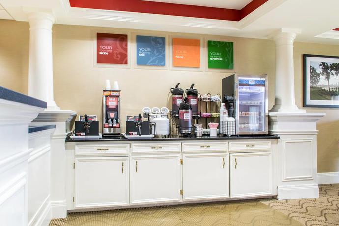 Imagen de los interiores del Hotel Fairfield Inn and Suites By Marriott Louisville Airport. Foto 5