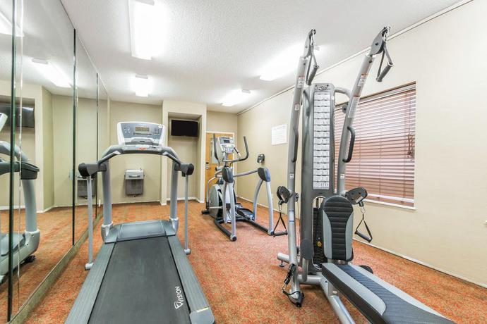 Imagen de los interiores del Hotel Fairfield Inn and Suites By Marriott Louisville Airport. Foto 8