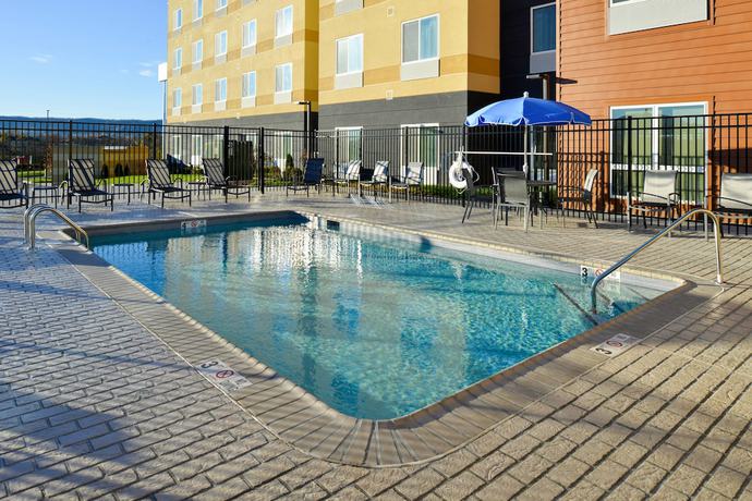 Imagen de la piscina del Hotel Fairfield Inn and Suites By Marriott Martinsburg. Foto 19