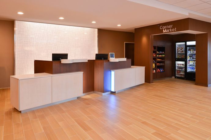 Imagen de los interiores del Hotel Fairfield Inn and Suites By Marriott Martinsburg. Foto 17
