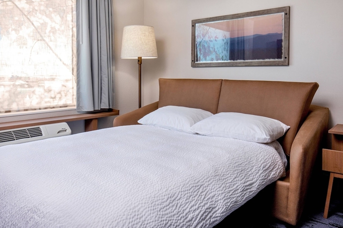 Imagen de la habitación del Hotel Fairfield Inn and Suites By Marriott Mcpherson. Foto 11