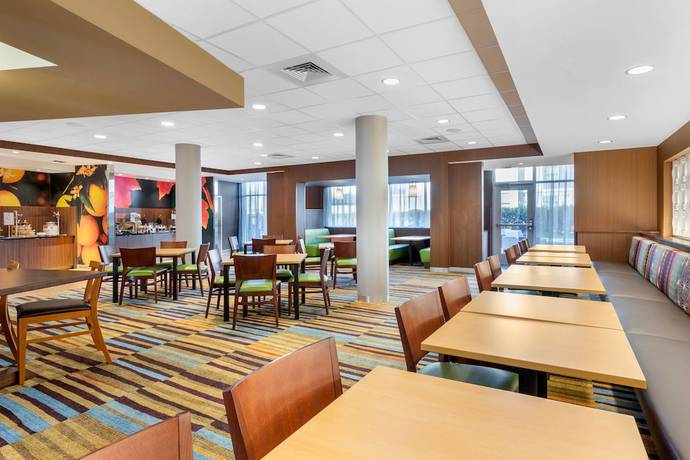 Imagen de los interiores del Hotel Fairfield Inn and Suites By Marriott Mebane. Foto 11