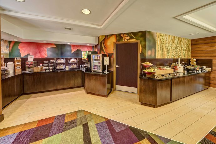 Imagen del bar/restaurante del Hotel Fairfield Inn and Suites By Marriott Memphis Germantown. Foto 2