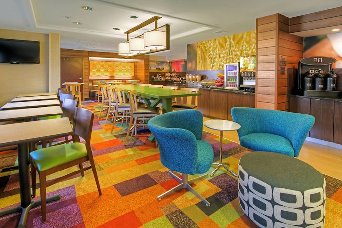 Imagen del bar/restaurante del Hotel Fairfield Inn and Suites By Marriott Memphis Germantown. Foto 3
