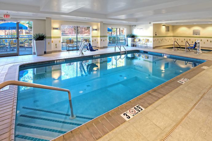 Imagen de la piscina del Hotel Fairfield Inn and Suites By Marriott Memphis Germantown. Foto 18