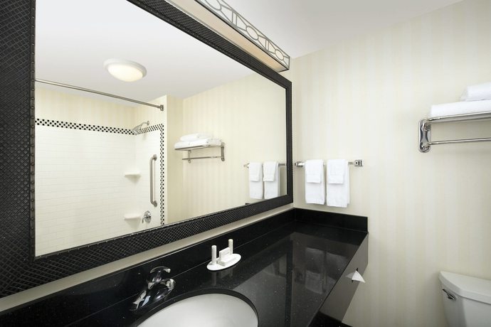 Imagen de la habitación del Hotel Fairfield Inn and Suites By Marriott Miami Airport South. Foto 13