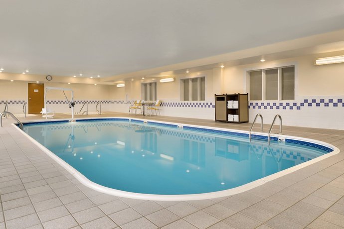 Imagen de la piscina del Hotel Fairfield Inn and Suites By Marriott Minneapolis Bloomington/mall Of America. Foto 12