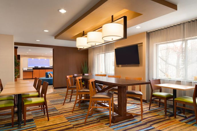 Imagen de los interiores del Hotel Fairfield Inn and Suites By Marriott Minneapolis Bloomington/mall Of America. Foto 9