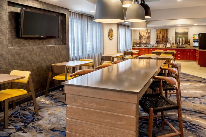 Imagen del bar/restaurante del Hotel Fairfield Inn and Suites By Marriott Minneapolis Eden Prairie. Foto 6