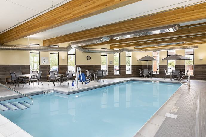 Imagen de los interiores del Hotel Fairfield Inn and Suites By Marriott Minneapolis North/blaine. Foto 18