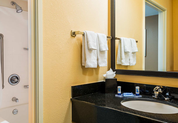 Imagen de la habitación del Hotel Fairfield Inn and Suites By Marriott Mobile. Foto 6