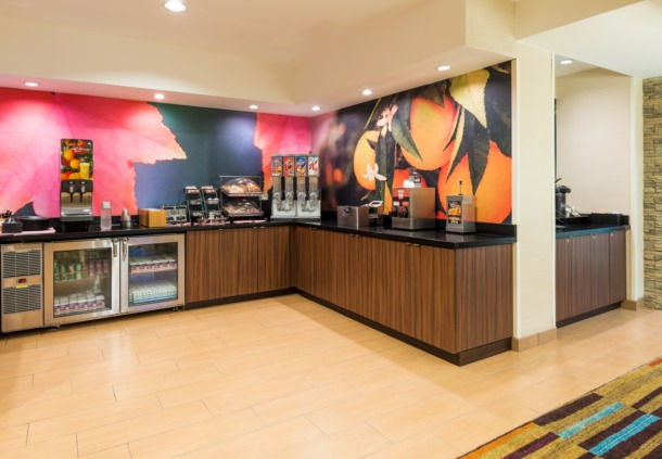 Imagen del bar/restaurante del Hotel Fairfield Inn and Suites By Marriott Mobile. Foto 3