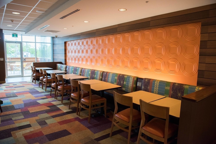 Imagen del bar/restaurante del Hotel Fairfield Inn and Suites By Marriott Moncton. Foto 5