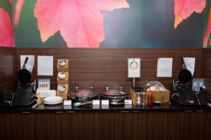 Imagen del bar/restaurante del Hotel Fairfield Inn and Suites By Marriott Moncton. Foto 6