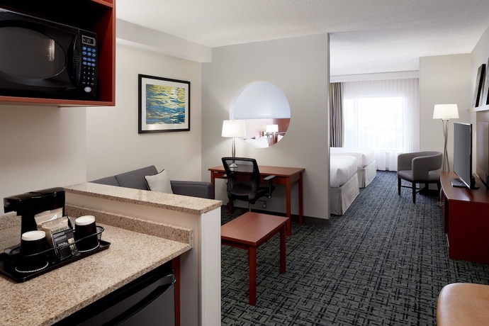 Imagen de la habitación del Hotel Fairfield Inn and Suites By Marriott Montreal Airport. Foto 17