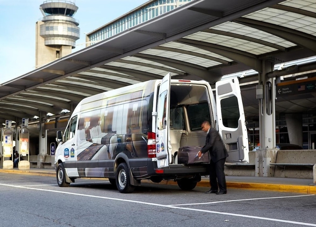 Imagen general del Hotel Fairfield Inn and Suites By Marriott Montreal Airport. Foto 7