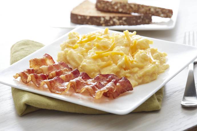 Imagen del bar/restaurante del Hotel Fairfield Inn and Suites By Marriott Moorpark Ventura County. Foto 2