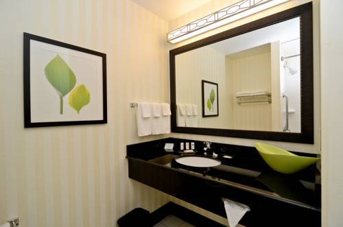 Imagen de la habitación del Hotel Fairfield Inn and Suites By Marriott New Bedford. Foto 10