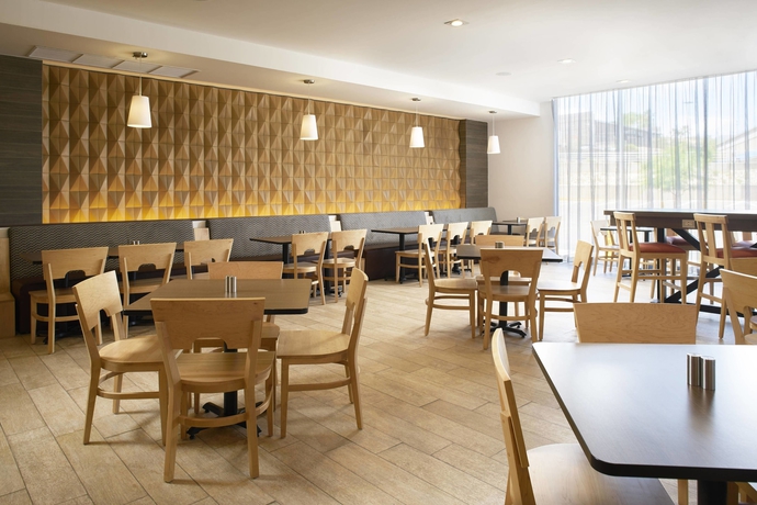 Imagen del bar/restaurante del Hotel Fairfield Inn and Suites By Marriott Nogales. Foto 5