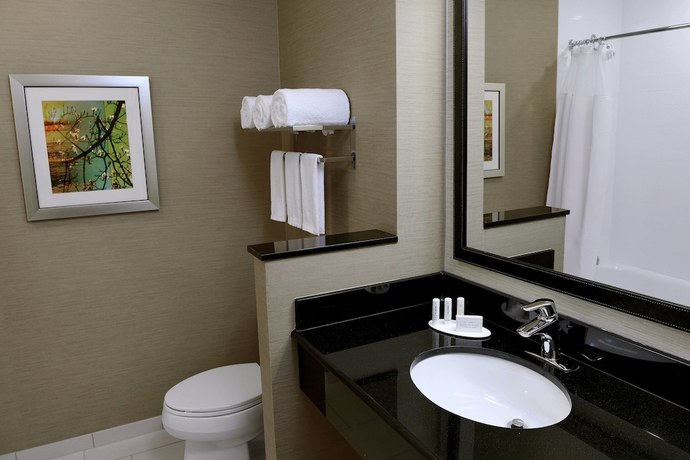 Imagen de la habitación del Hotel Fairfield Inn and Suites By Marriott Omaha West. Foto 6