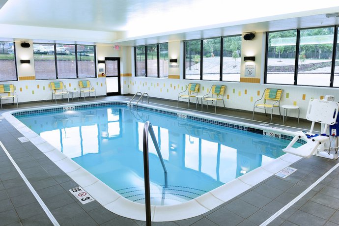 Imagen de la piscina del Hotel Fairfield Inn and Suites By Marriott Omaha West. Foto 14