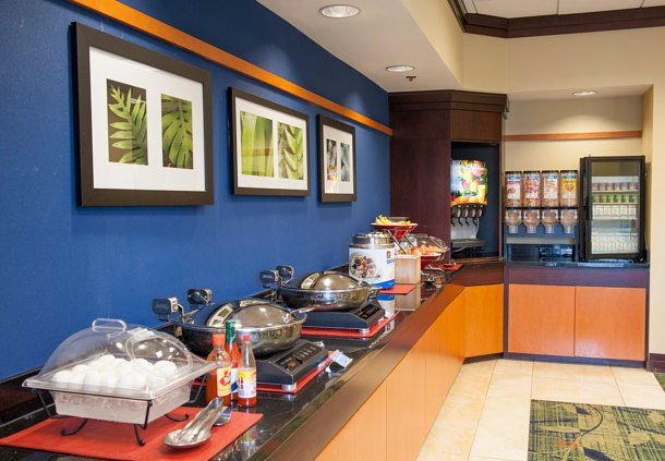 Imagen del bar/restaurante del Hotel Fairfield Inn and Suites By Marriott Orange Beach. Foto 2