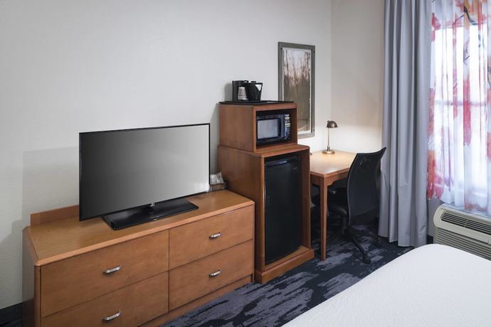 Imagen de la habitación del Hotel Fairfield Inn and Suites By Marriott Orlando At Seaworld. Foto 3