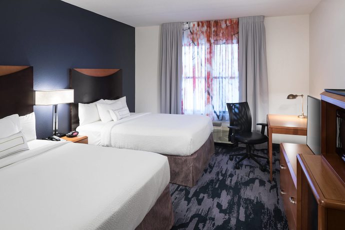 Imagen de la habitación del Hotel Fairfield Inn and Suites By Marriott Orlando At Seaworld. Foto 10