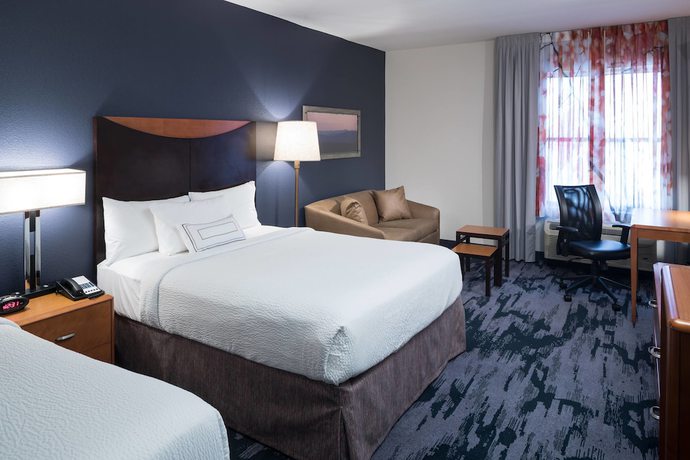 Imagen de la habitación del Hotel Fairfield Inn and Suites By Marriott Orlando At Seaworld. Foto 11