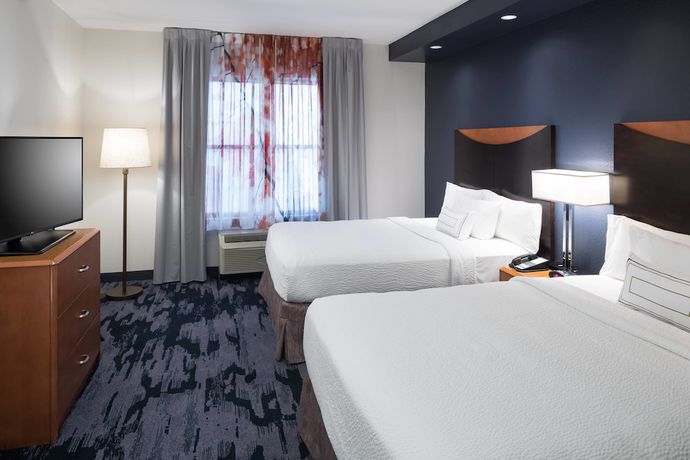 Imagen de la habitación del Hotel Fairfield Inn and Suites By Marriott Orlando At Seaworld. Foto 12