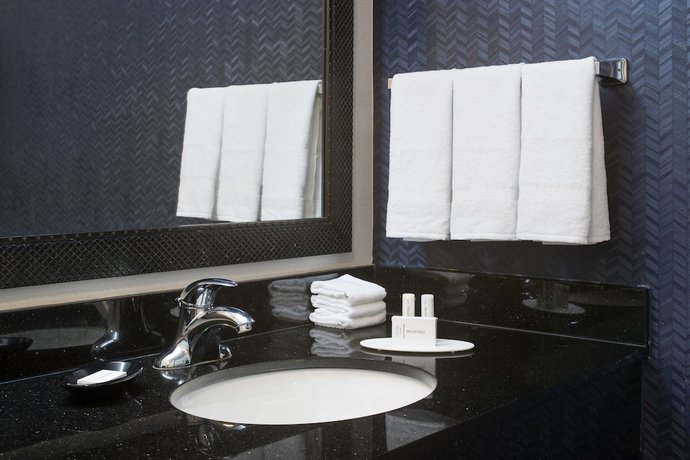 Imagen de la habitación del Hotel Fairfield Inn and Suites By Marriott Orlando At Seaworld. Foto 13