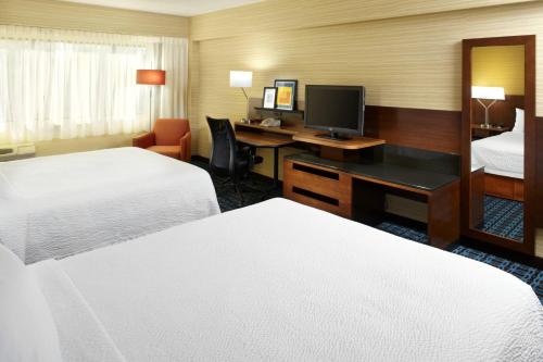 Imagen de la habitación del Hotel Fairfield Inn and Suites By Marriott Parsippany. Foto 15
