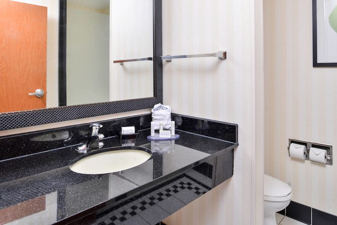 Imagen de la habitación del Hotel Fairfield Inn and Suites By Marriott Pelham. Foto 5