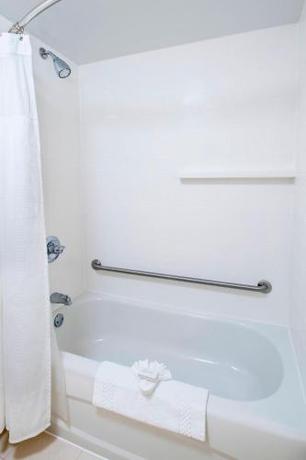 Imagen de la habitación del Hotel Fairfield Inn and Suites By Marriott Perimeter Center. Foto 12