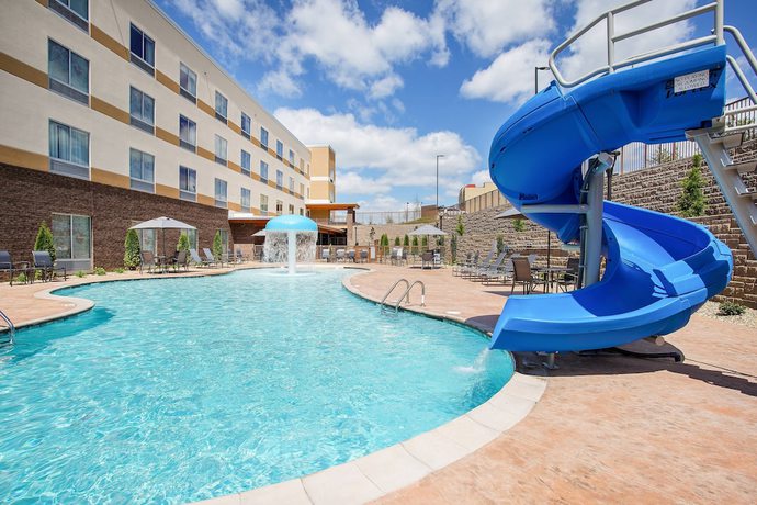 Imagen de la piscina del Hotel Fairfield Inn and Suites By Marriott Pigeon Forge. Foto 8
