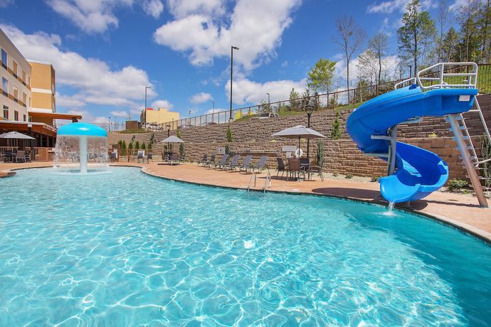 Imagen de la piscina del Hotel Fairfield Inn and Suites By Marriott Pigeon Forge. Foto 9