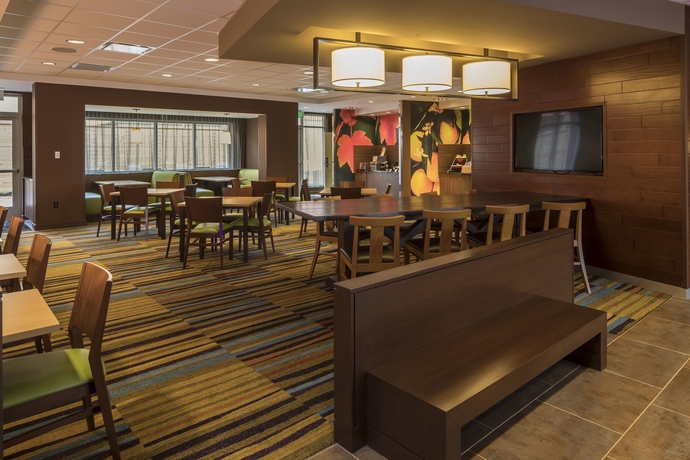 Imagen del bar/restaurante del Hotel Fairfield Inn and Suites By Marriott Pittsburgh North/mccandless Crossing. Foto 7