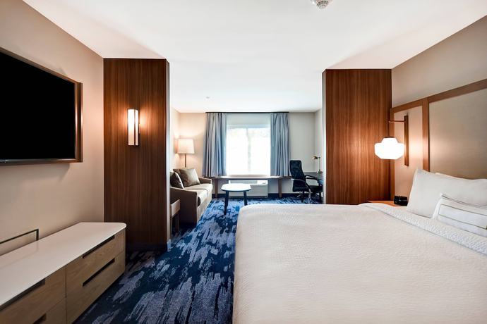 Imagen de la habitación del Hotel Fairfield Inn and Suites By Marriott Plymouth. Foto 3