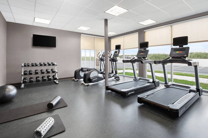 Imagen de los interiores del Hotel Fairfield Inn and Suites By Marriott Poplar Bluff. Foto 16