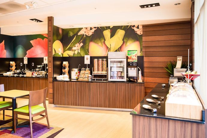 Imagen del bar/restaurante del Hotel Fairfield Inn and Suites By Marriott Quantico Stafford. Foto 5